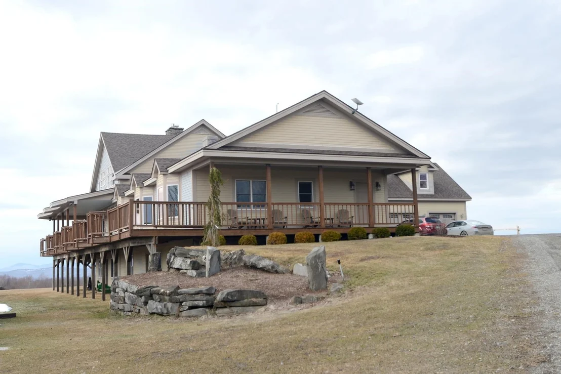 Photo of 734 Herrick