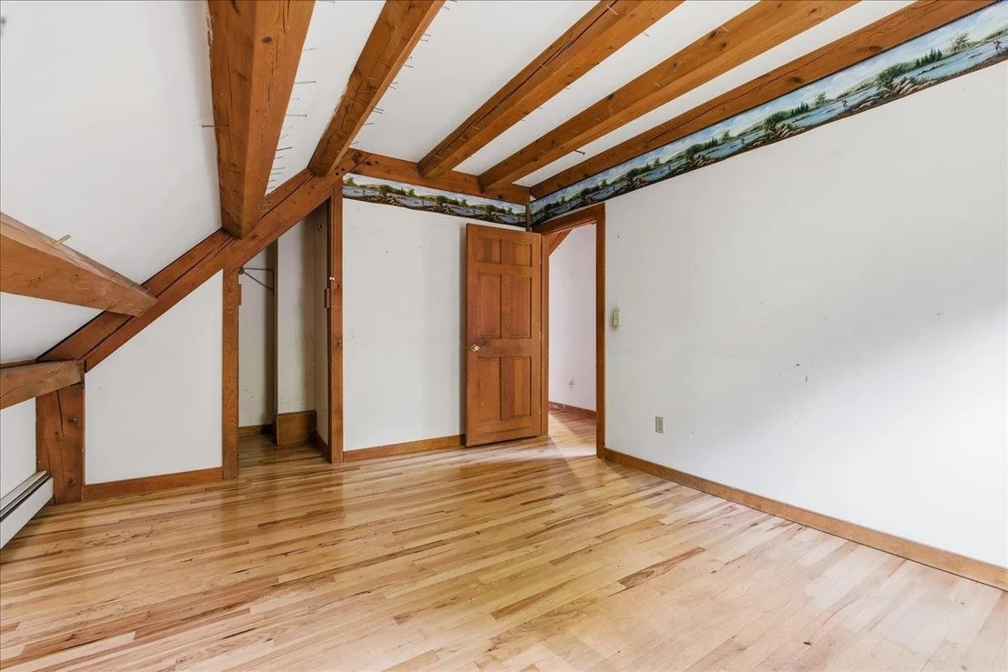 Photo of 1378 Hallstrom