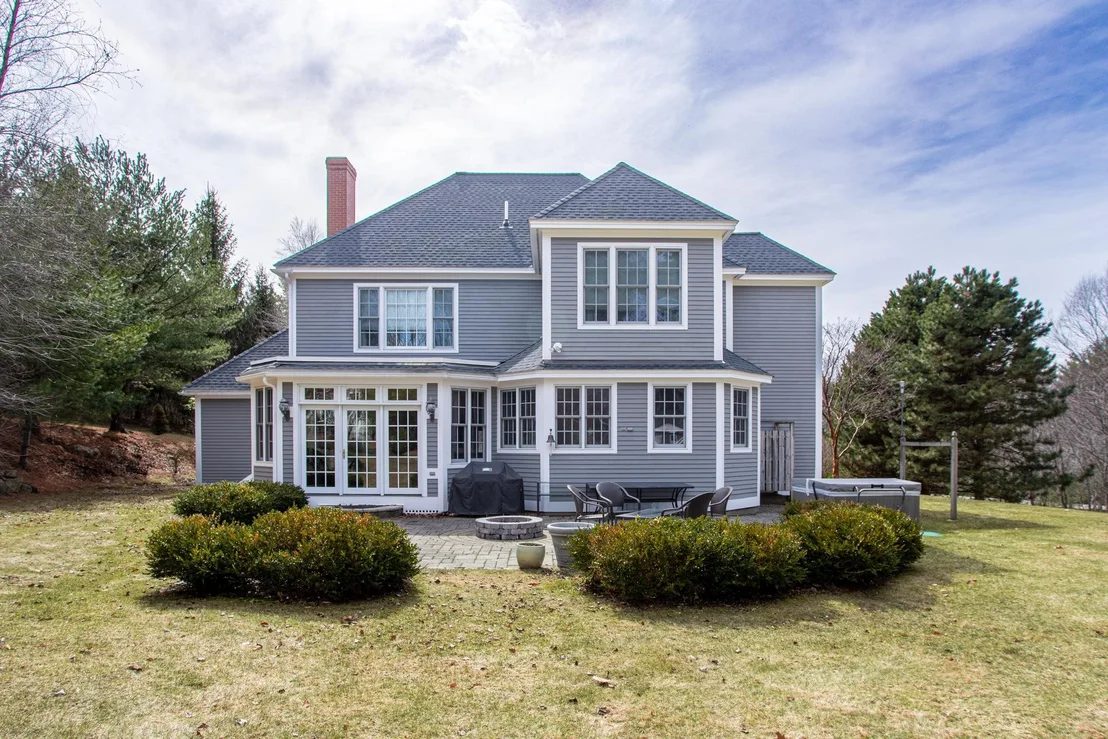 Photo of 3 Whitehorse