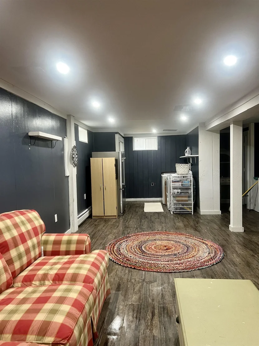 Photo of 883 Smead