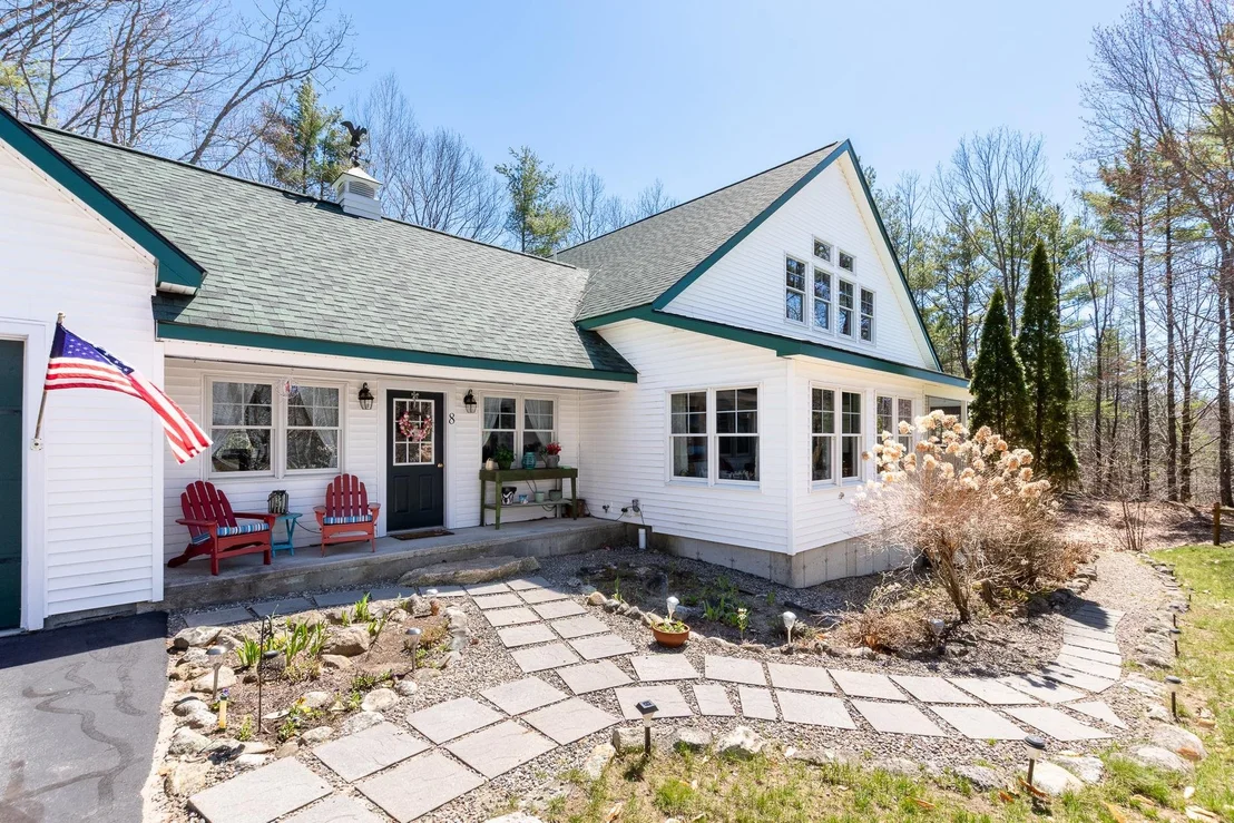 Photo of 8 Oak Knoll