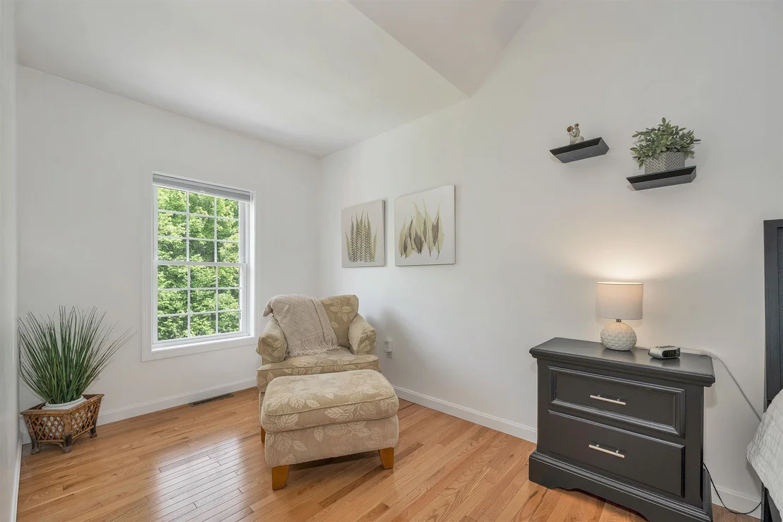 Photo of 537 Pingree Hill