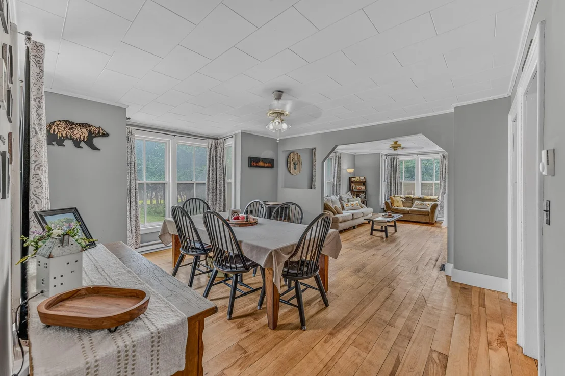 Photo of 59 S. Lunenburg