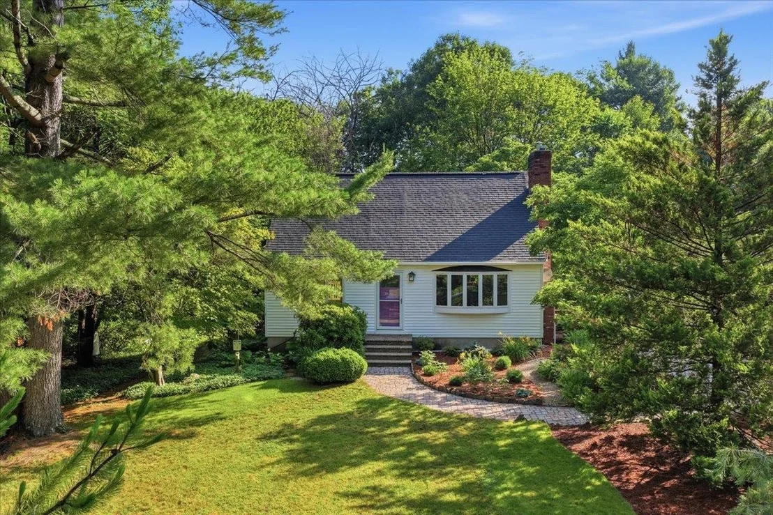 Photo of 16 Lakeview