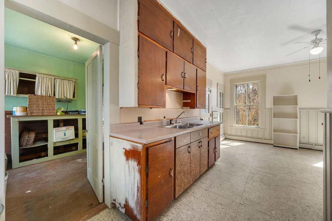 Photo of 546 Anderson