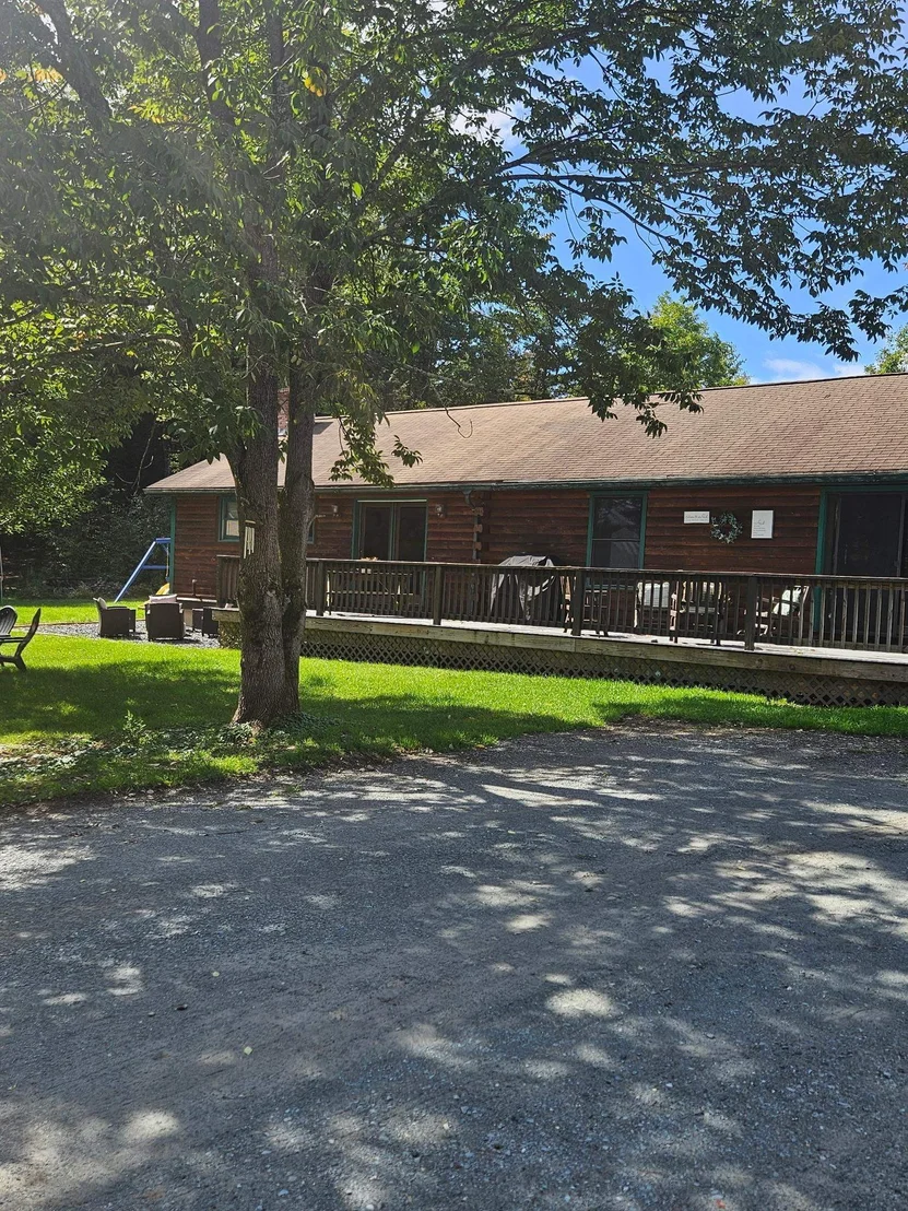 Photo of 731 Howard Hill