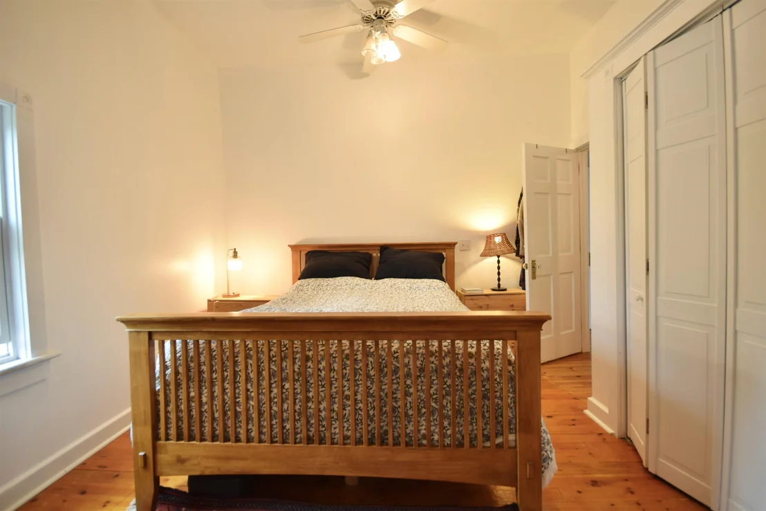 Photo of 2835 Mountain View