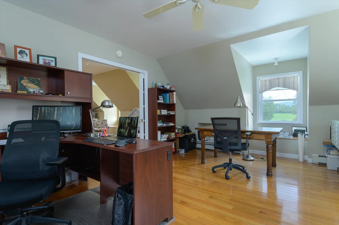 Photo of 2291 Bronson
