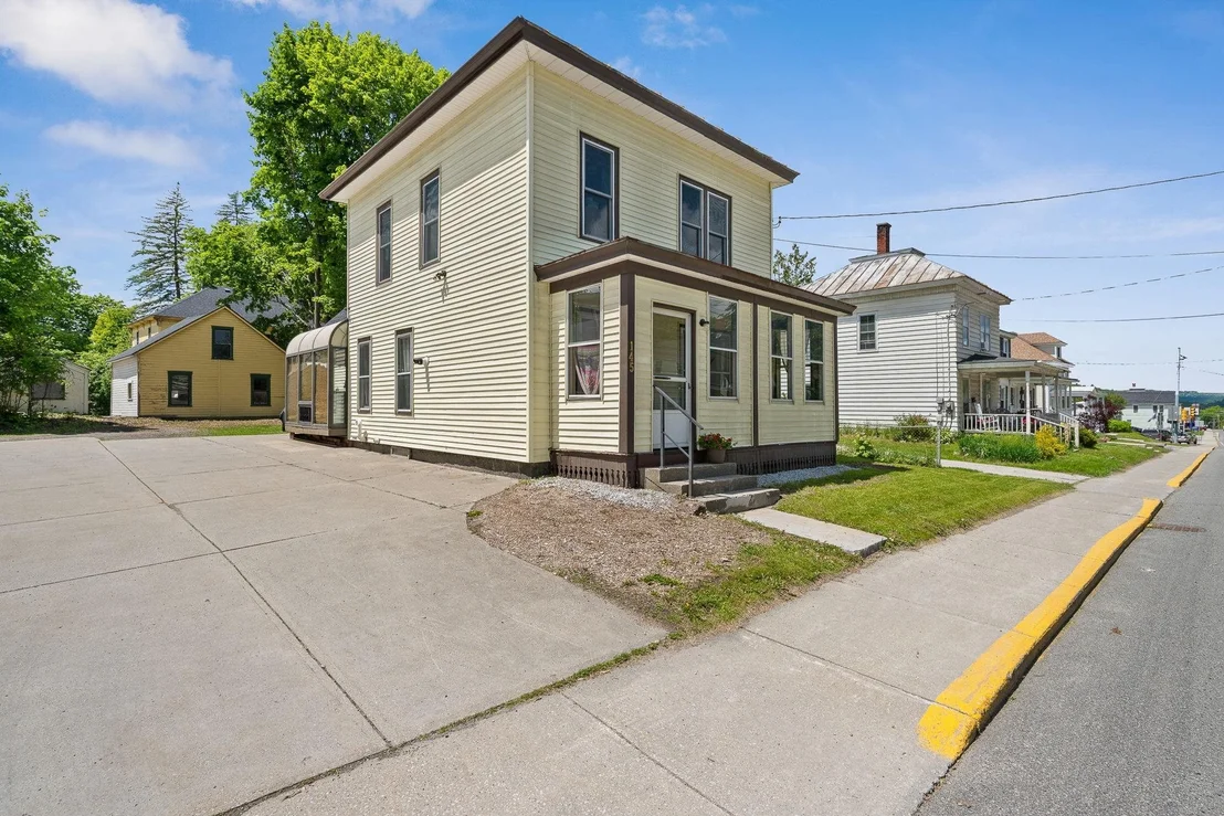 Photo of 145 Washington