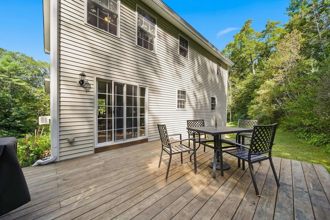 Photo of 298 Stocker Pond