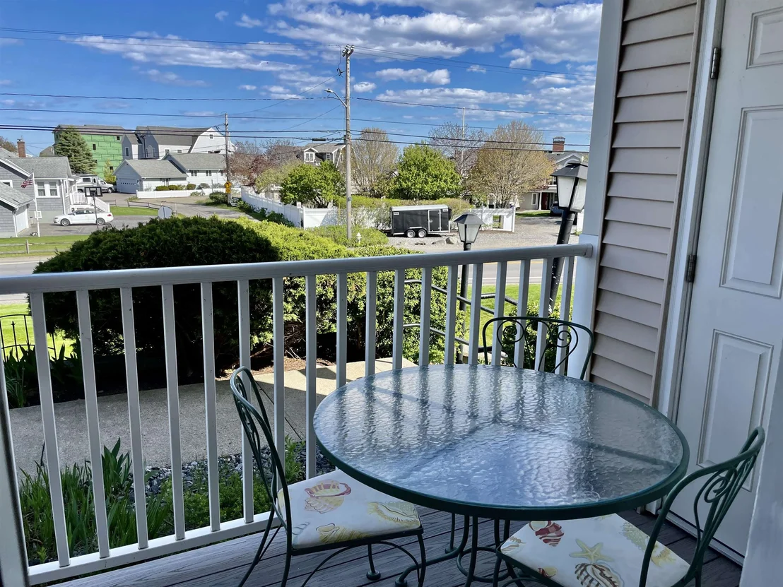Photo of Unit UNIT1 at 975 Ocean