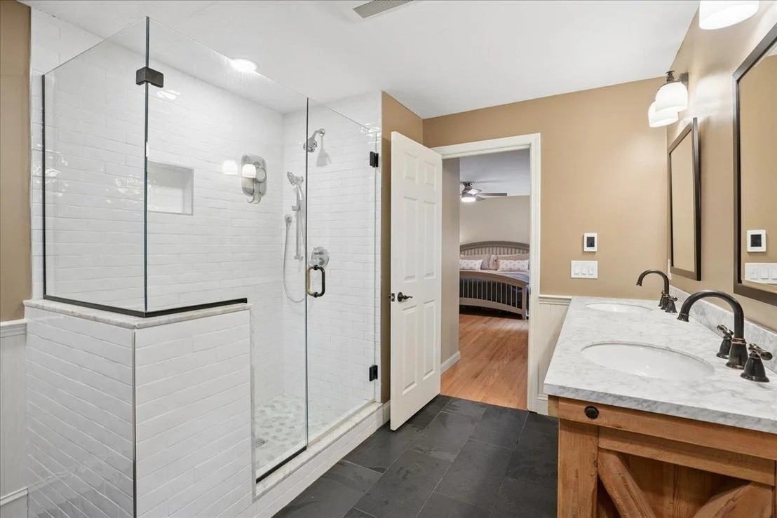 Photo of 72 Oakmont