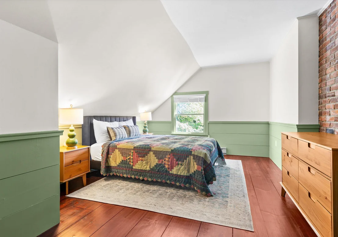 Photo of 470 Maple