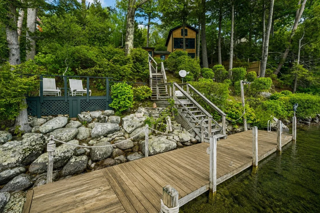Photo of 122 Broadside