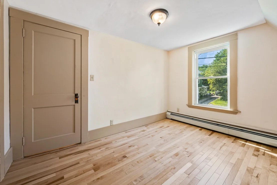 Photo of 484 First