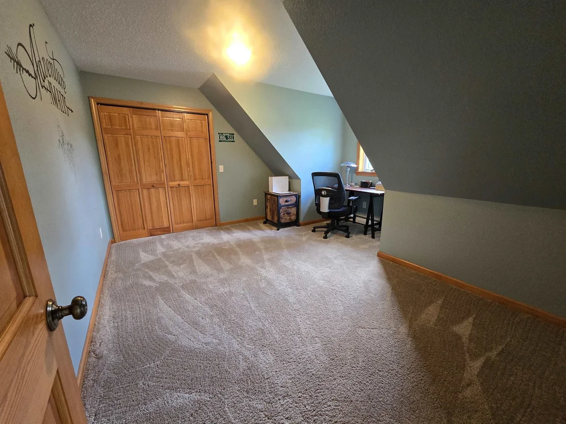 Photo of 892 Burton Hill