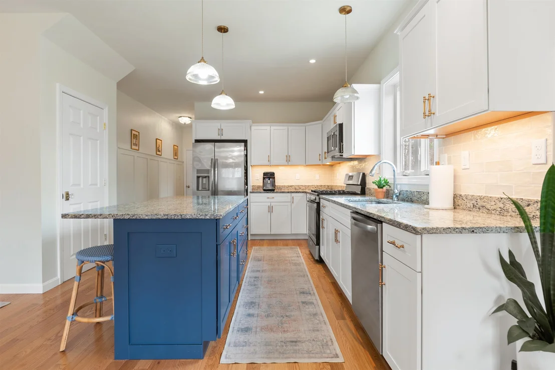 Photo of 303 Derry
