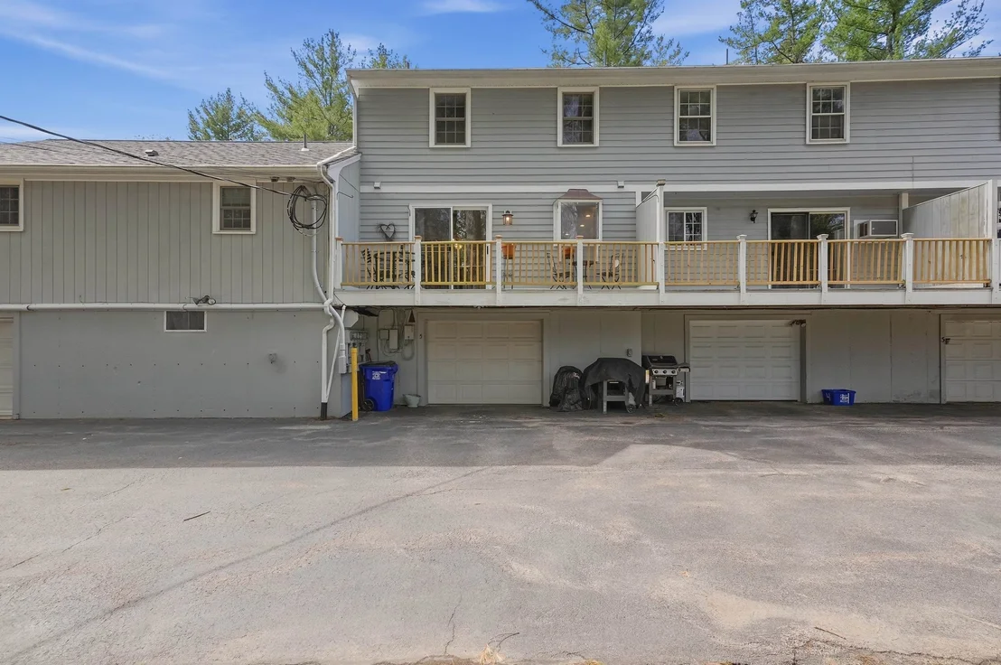 Photo of Unit 5 at 18 Boulder Brook