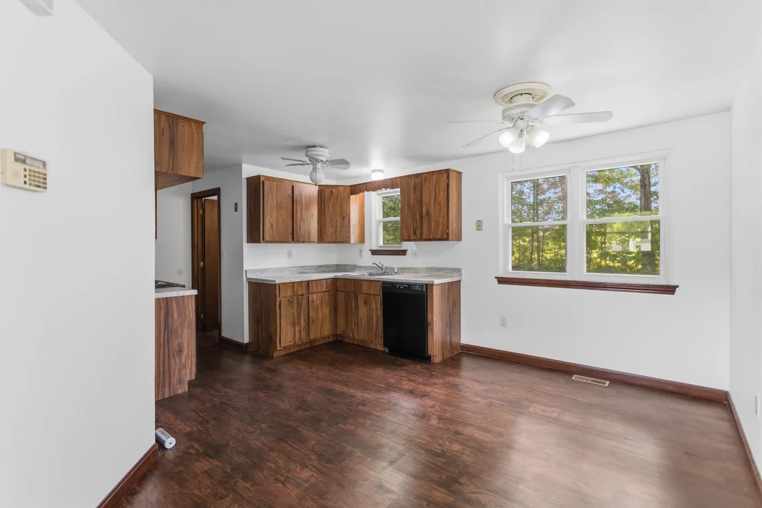 Photo of Unit UNITLUNITR at 31 Juniper