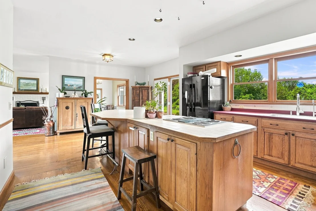 Photo of 656 Highland