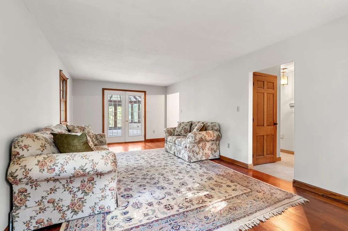 Photo of 34 Sharon