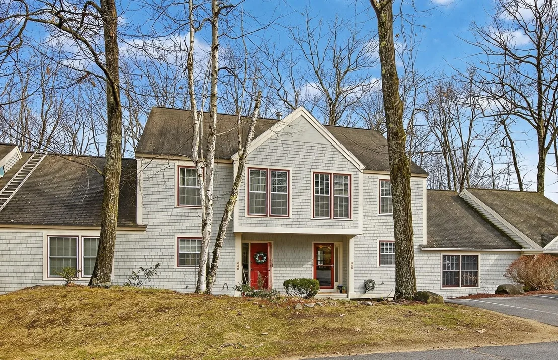 Photo of Unit 340 at 1465 Hooksett