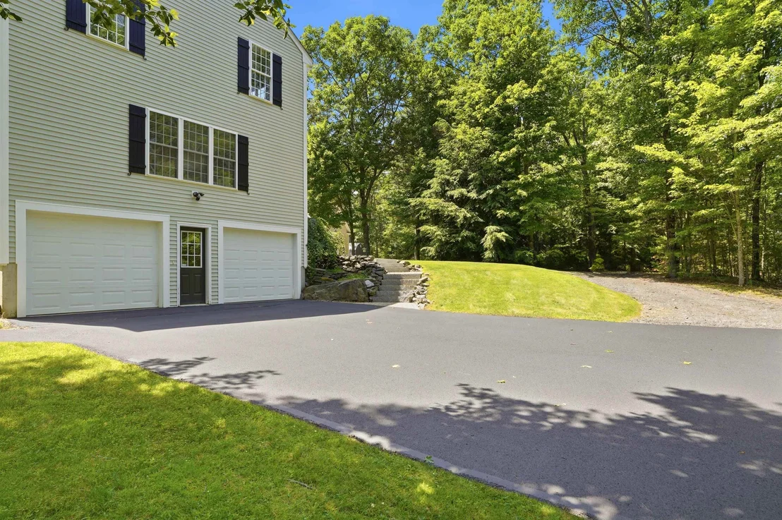 Photo of 1 Eagle Hill