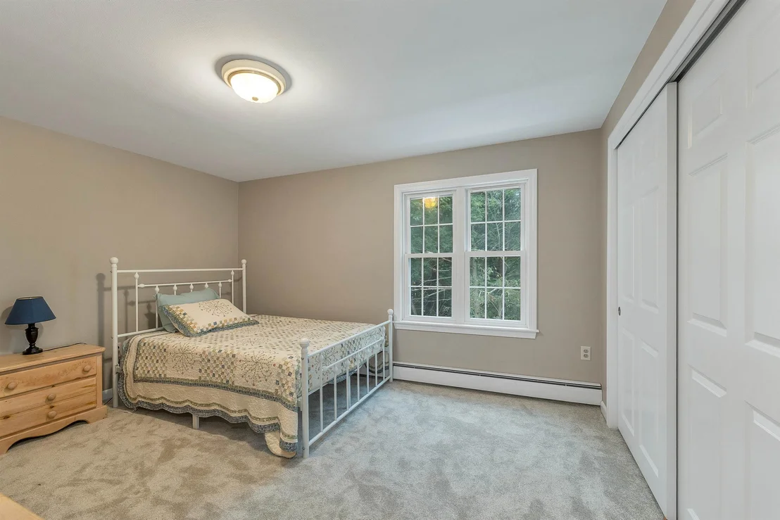 Photo of 38 Sharon