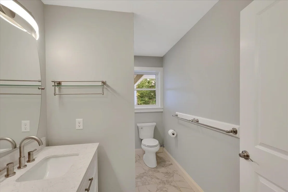 Photo of 49 Hemlock