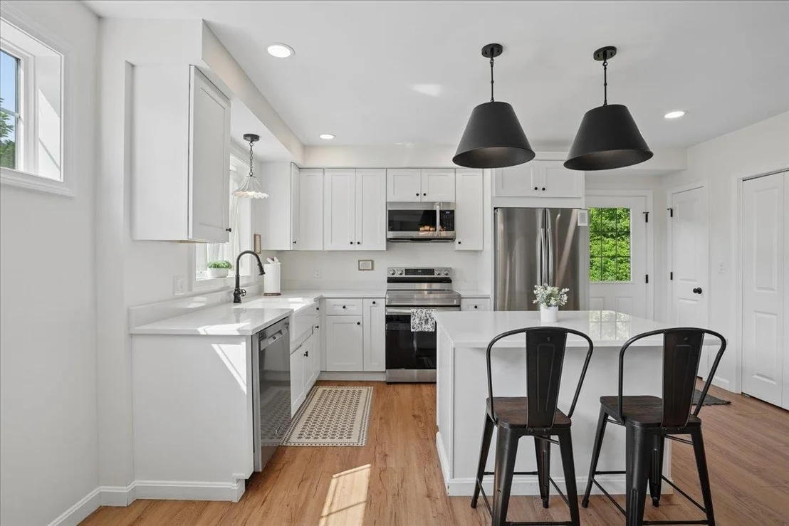 Photo of 102 East Broadway