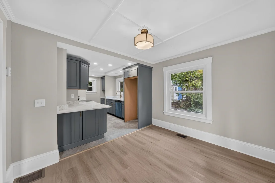 Photo of 16 Palm