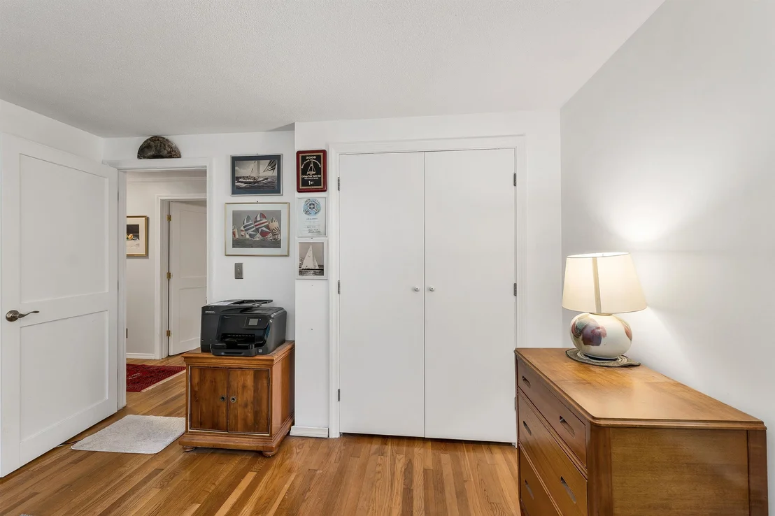 Photo of 2 Glendale