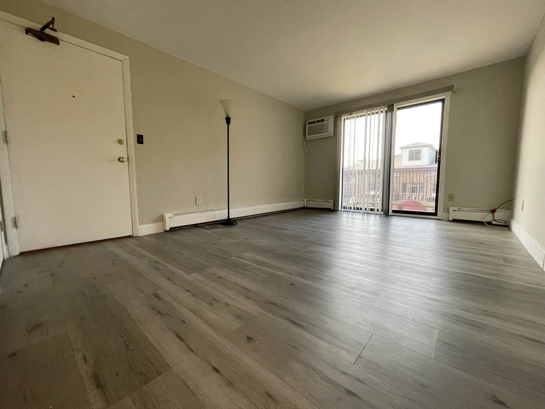 Photo of Unit 21 at 124 Mammoth