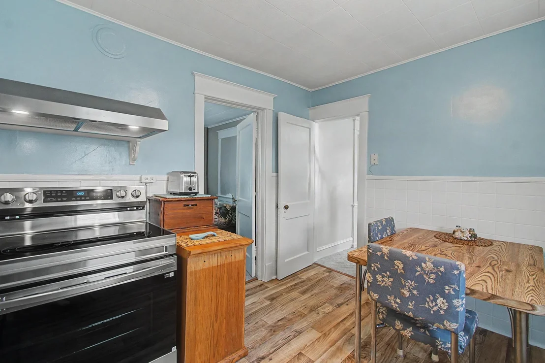 Photo of 64 Pine