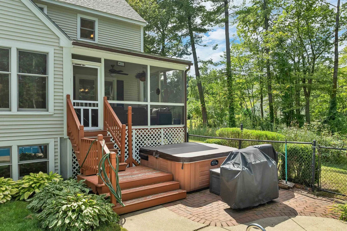 Photo of 27 Oakmont
