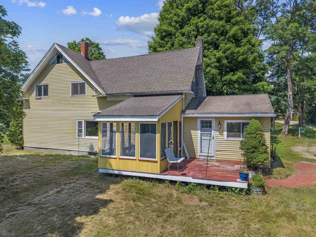 Photo of 385 Burnham Intervale