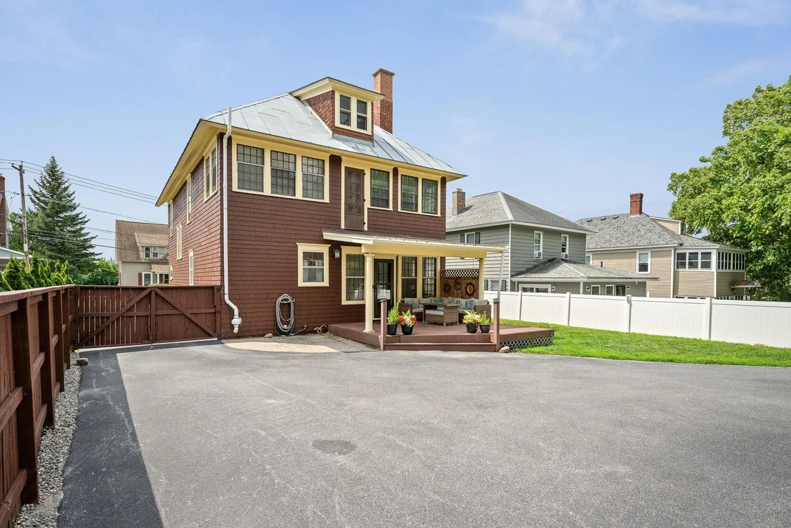 Photo of 9 Brainerd
