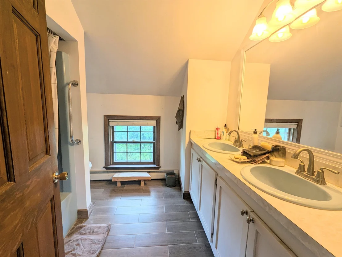 Photo of 3954 West Barnet