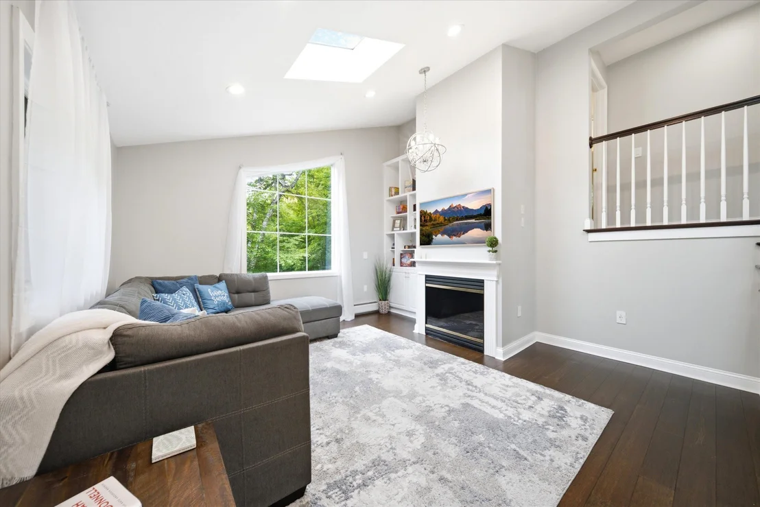 Photo of 107 Hackett Hill