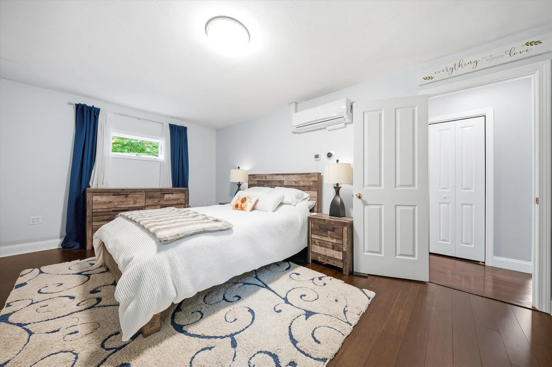 Photo of 107 Hackett Hill