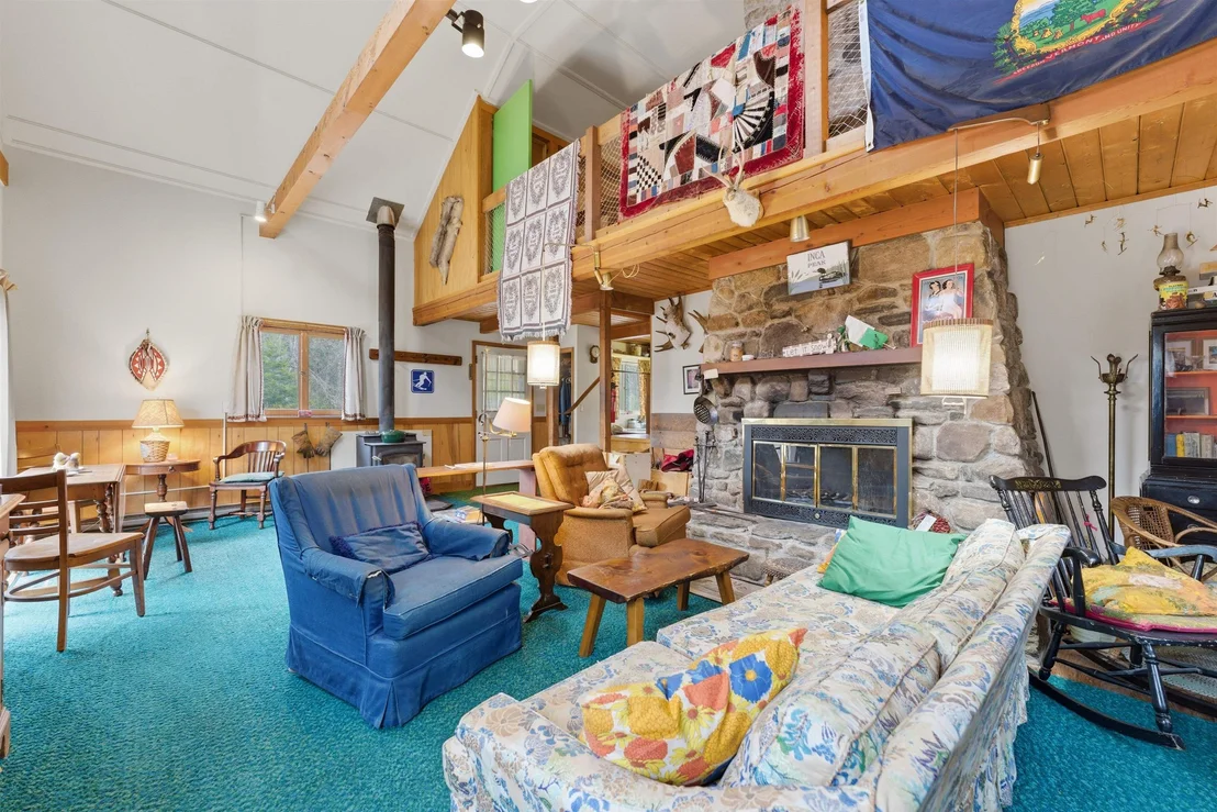 Photo of 2936 Hapgood Pond