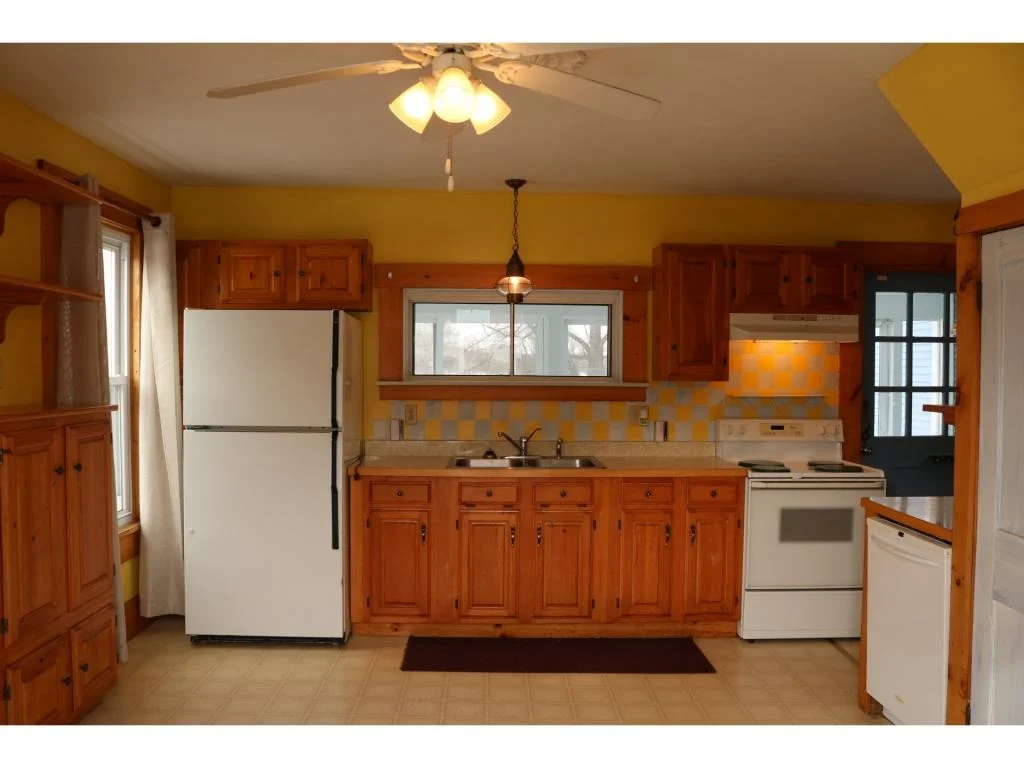 Photo of 4900 Lake