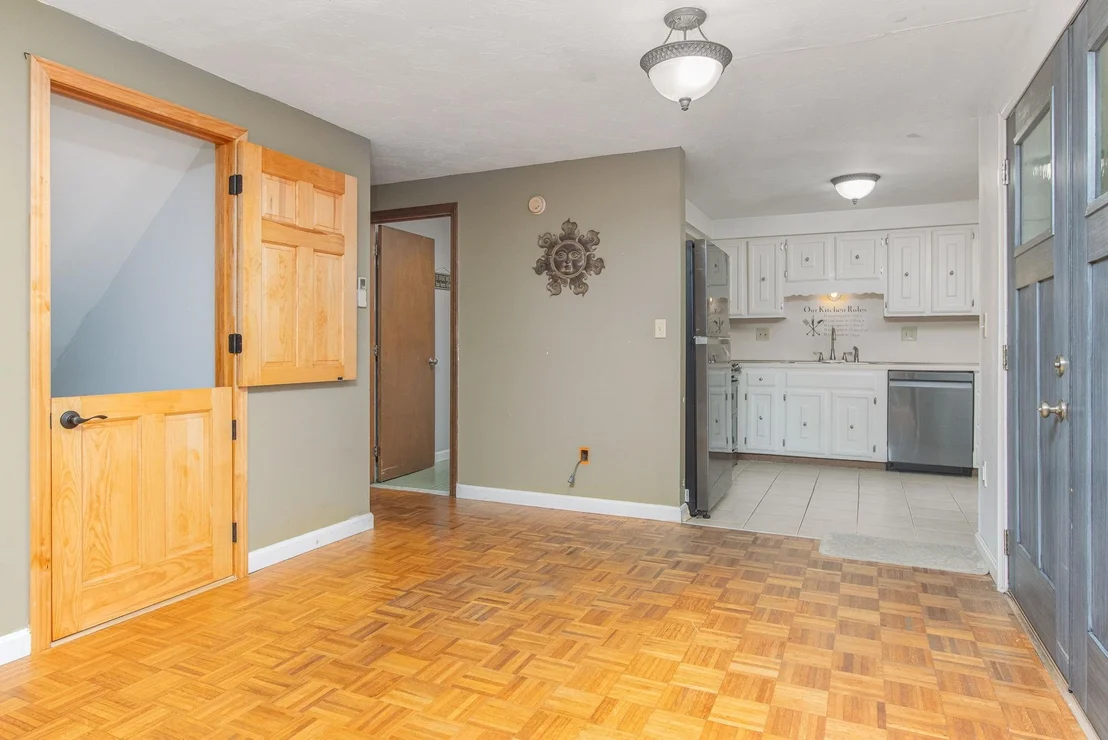 Photo of 20 Redfield