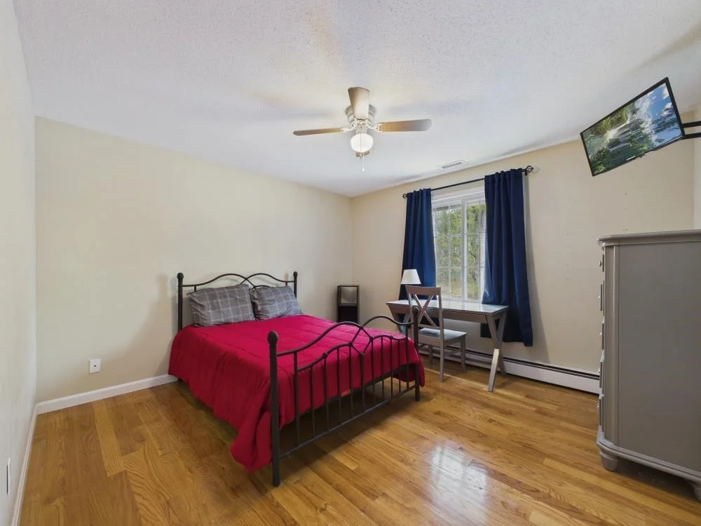 Photo of 6 Maple