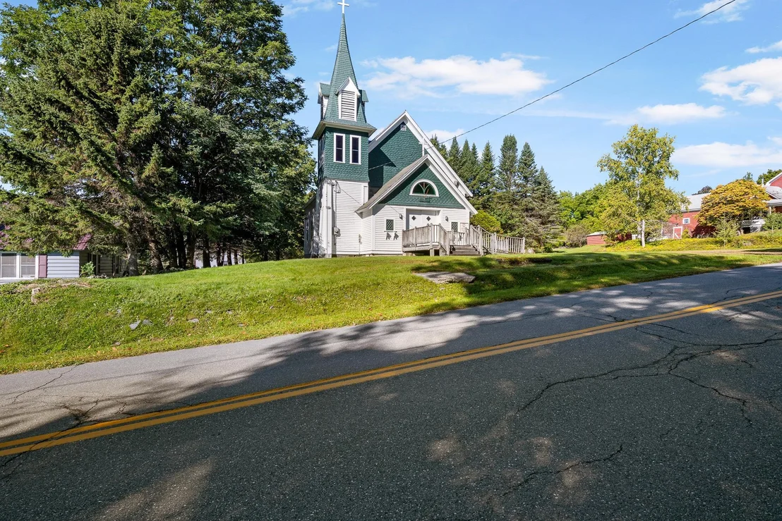 Photo of 70 South Lunenburg