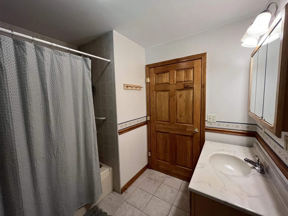 Photo of 38 Thompson