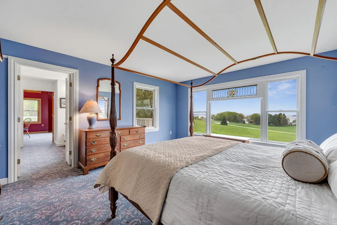 Photo of 302 Ledge Hill
