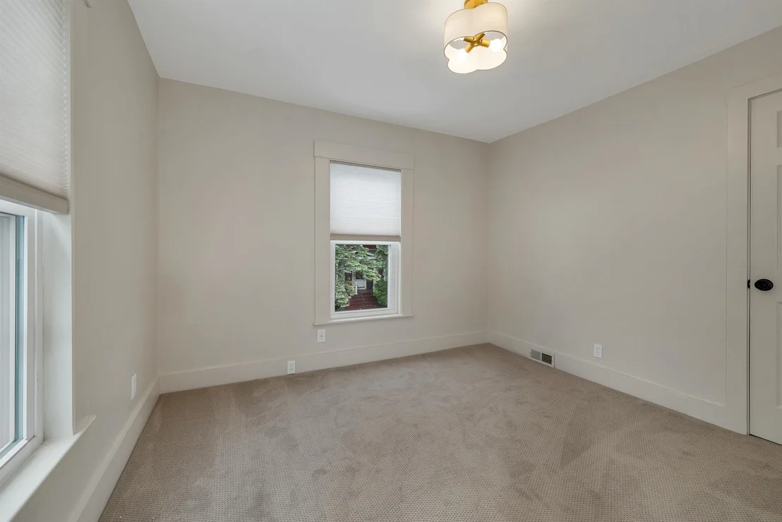 Photo of 33 Spruce