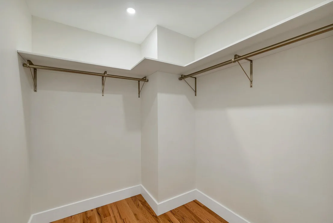 Photo of 16 Macdonald