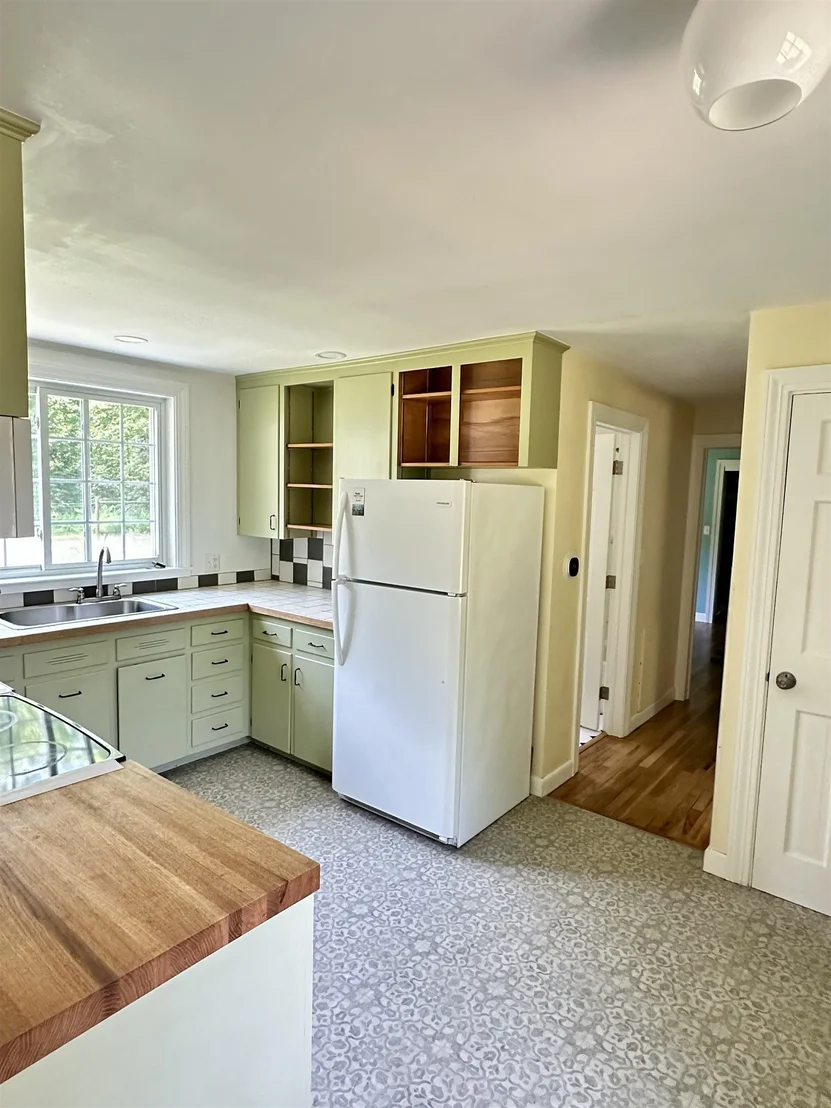 Photo of 720 Pine Banks